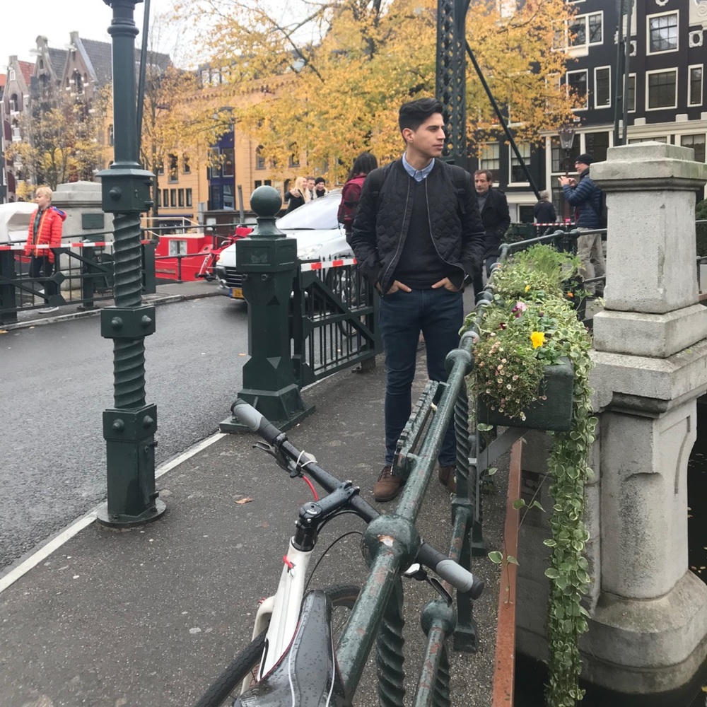 Meet your Posher, Arnoldo